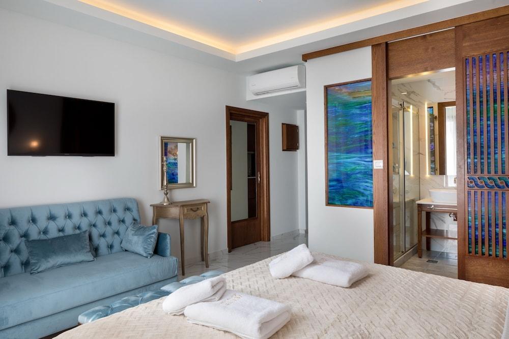 Vener Luxury Suites Chania  Exteriör bild